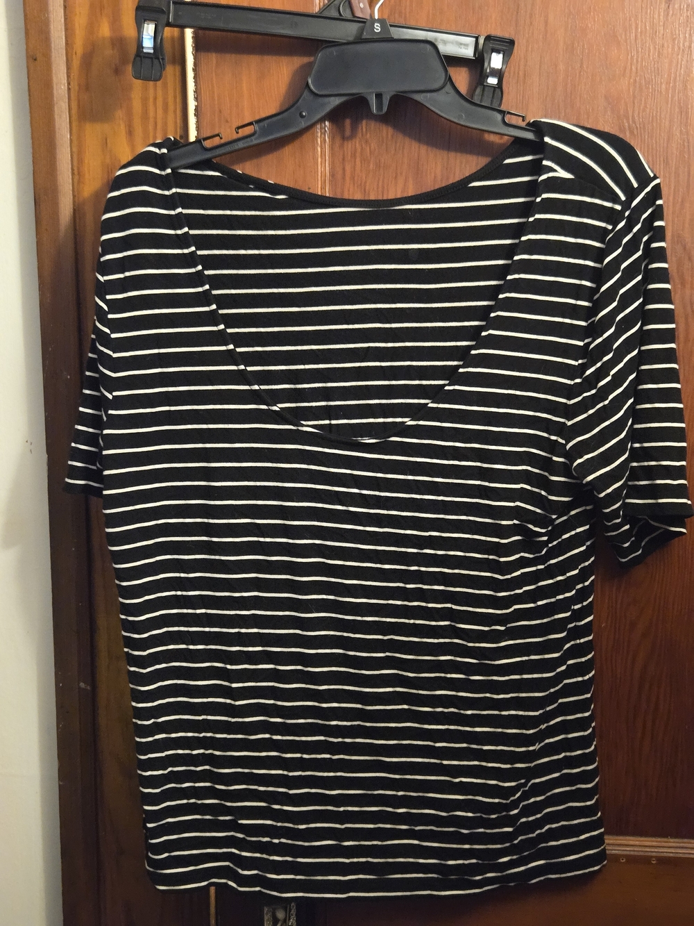 Black & White Striped Scoop Neck Short Sleeve Top